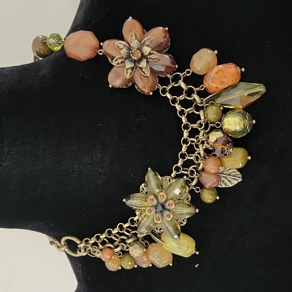 FLORAL necklace - Picture 2 of 6